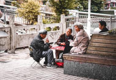 听力科学：戴上助听器在户外听大声特别难受正常吗？