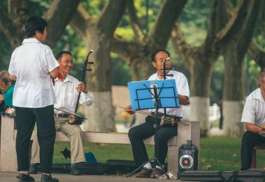 助听器知识：助听器戴多久才会有效果？